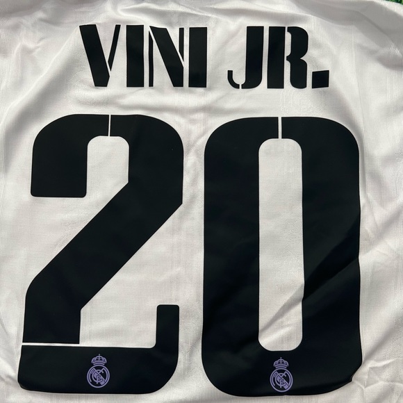 Real Madrid 22/23 Authentic Home Jersey with Vini JR printing - Picture 6 of 9